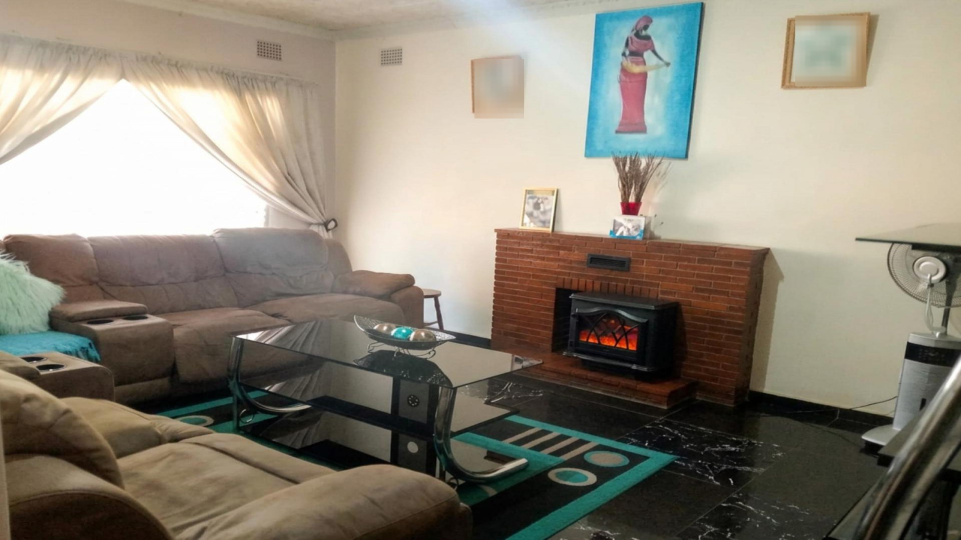 Lounges - 20 square meters of property in Roseacre