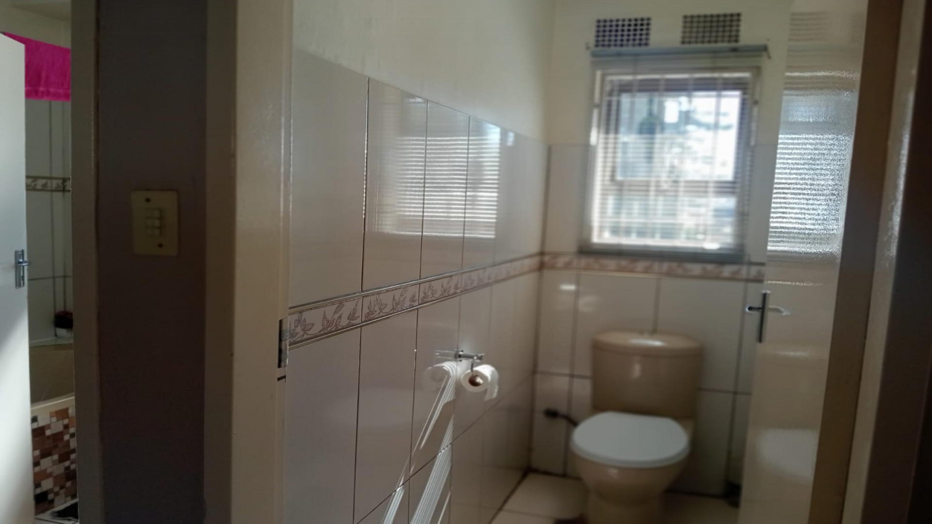 Bathroom 1 - 6 square meters of property in Roseacre