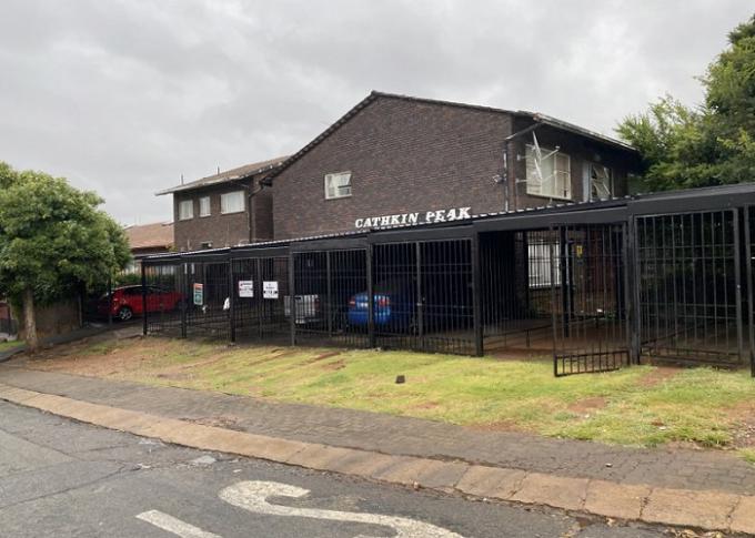 FNB SIE Sale In Execution 1 Bedroom Sectional Title for Sale in Windsor - MR483001
