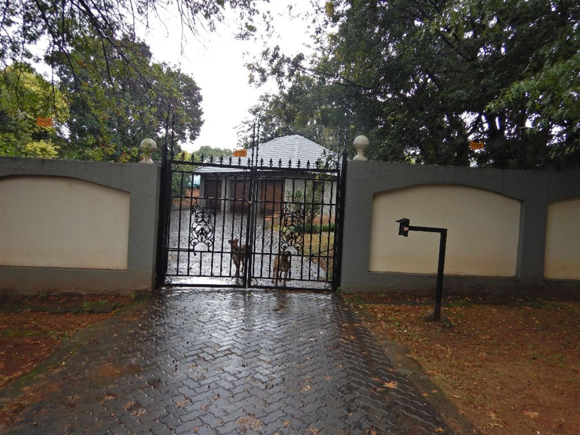 Front View of property in Eldoraigne