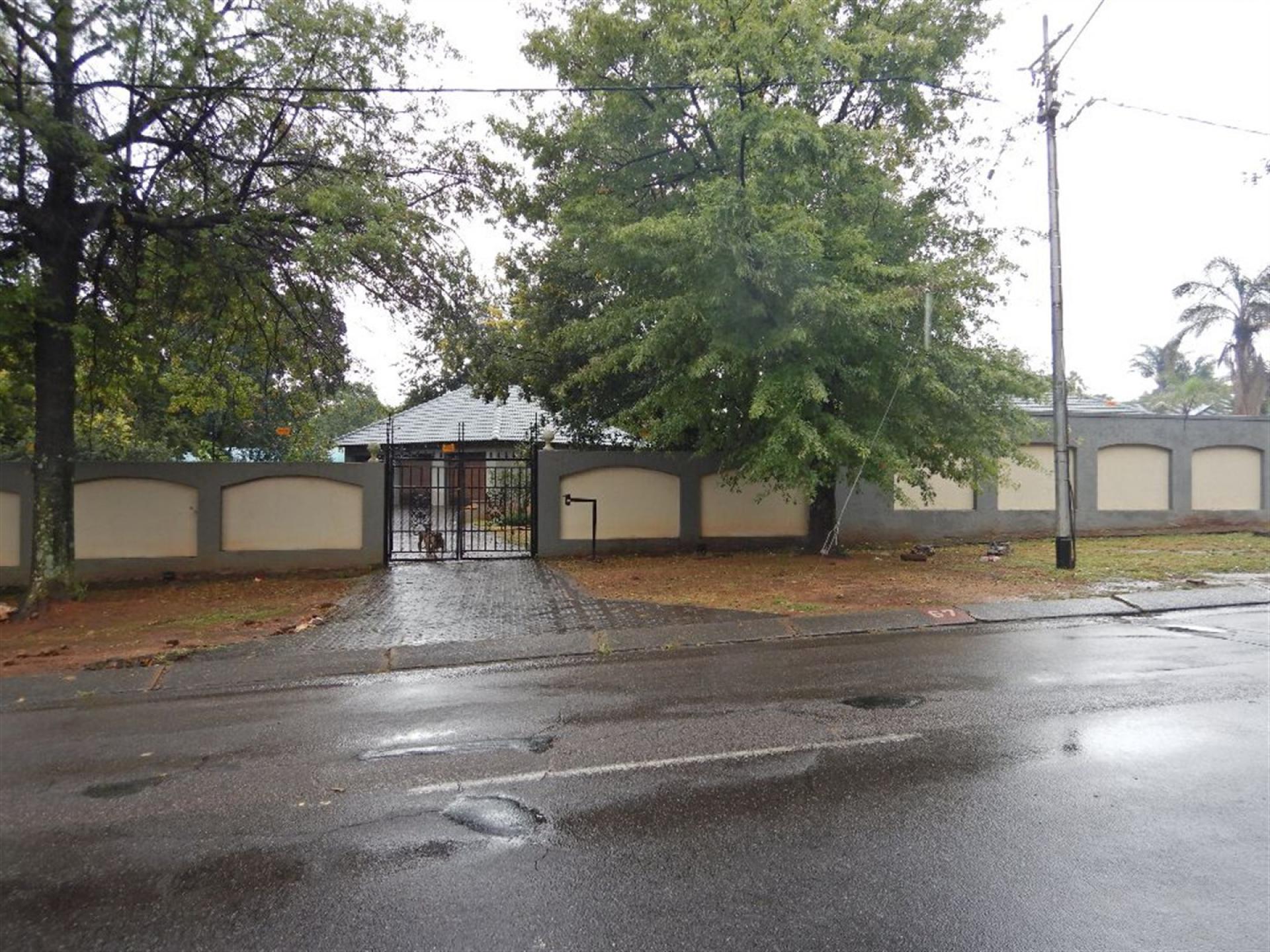 Front View of property in Eldoraigne