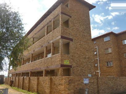 1 Bedroom Apartment for Sale For Sale in Randfontein - Private Sale - MR48330