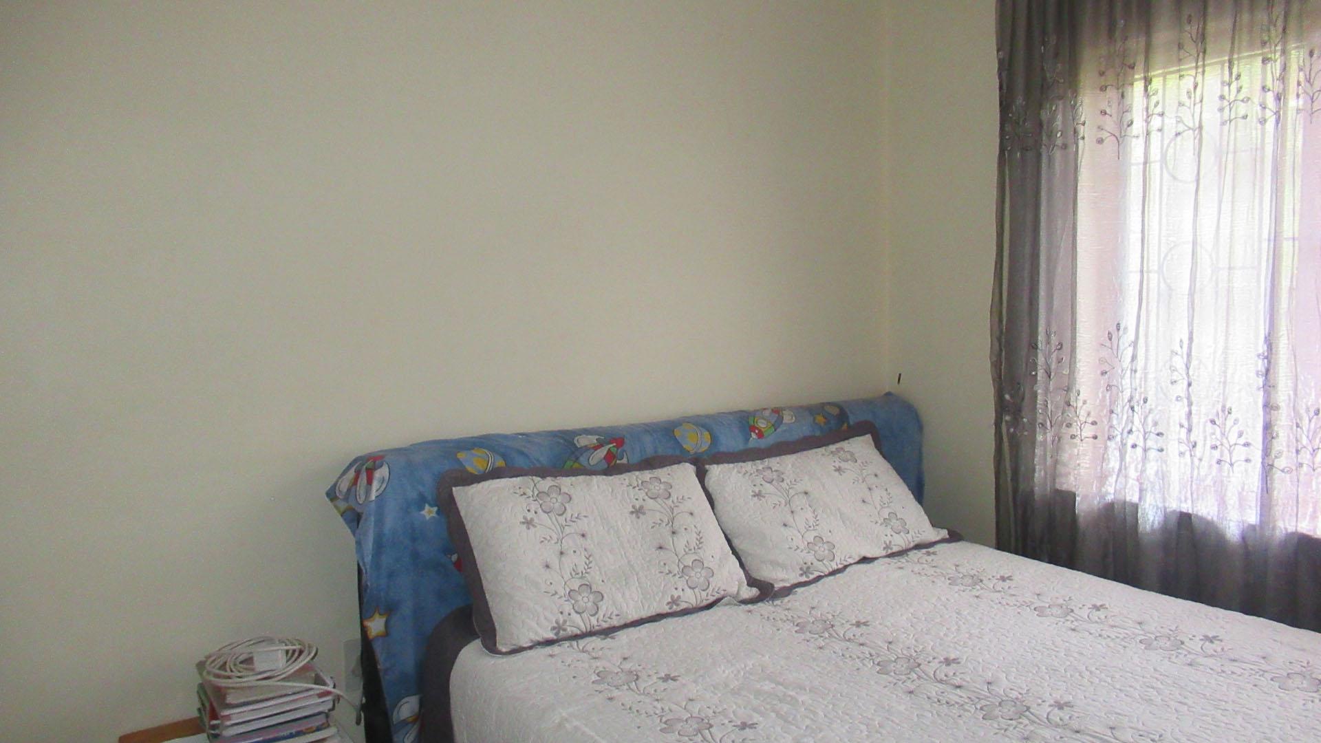 Bed Room 1 - 12 square meters of property in Regency Park