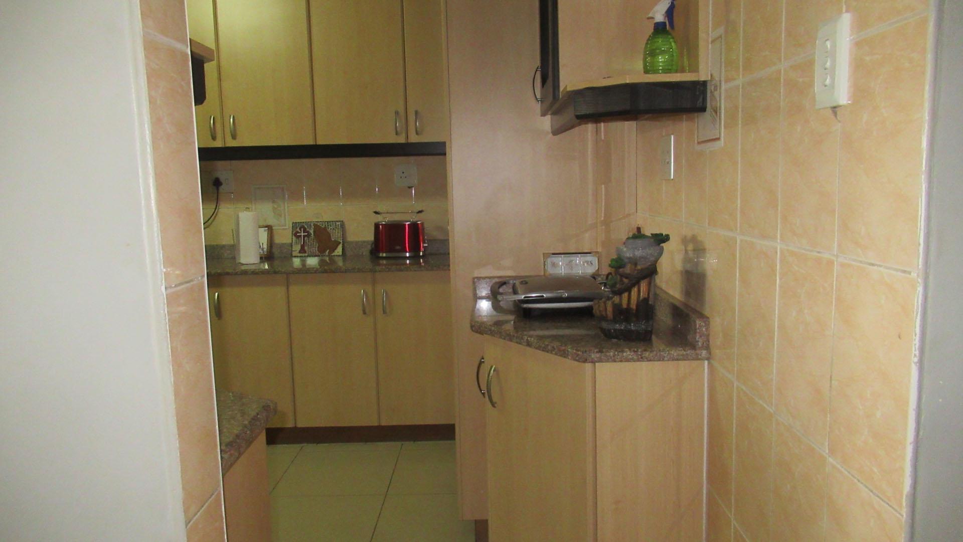 Kitchen - 17 square meters of property in Regency Park