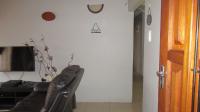 Lounges - 18 square meters of property in Regency Park