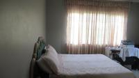 Main Bedroom - 15 square meters of property in Regency Park