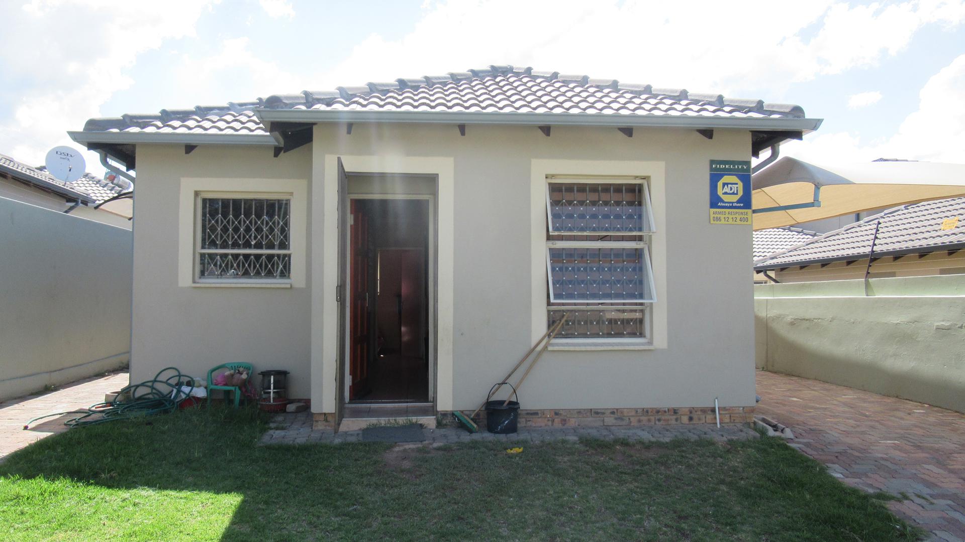 Front View of property in Riverside View