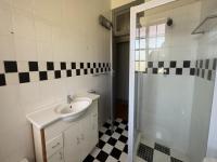 Bathroom 2 - 7 square meters of property in Parkwood