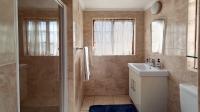 Bathroom 1 - 5 square meters of property in Parkwood