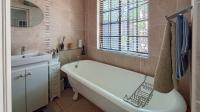 Main Bathroom - 7 square meters of property in Parkwood