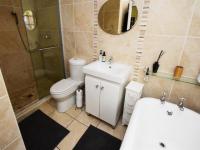 Bathroom 1 - 5 square meters of property in Parkwood