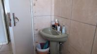 Bathroom 1 - 4 square meters of property in Benoni