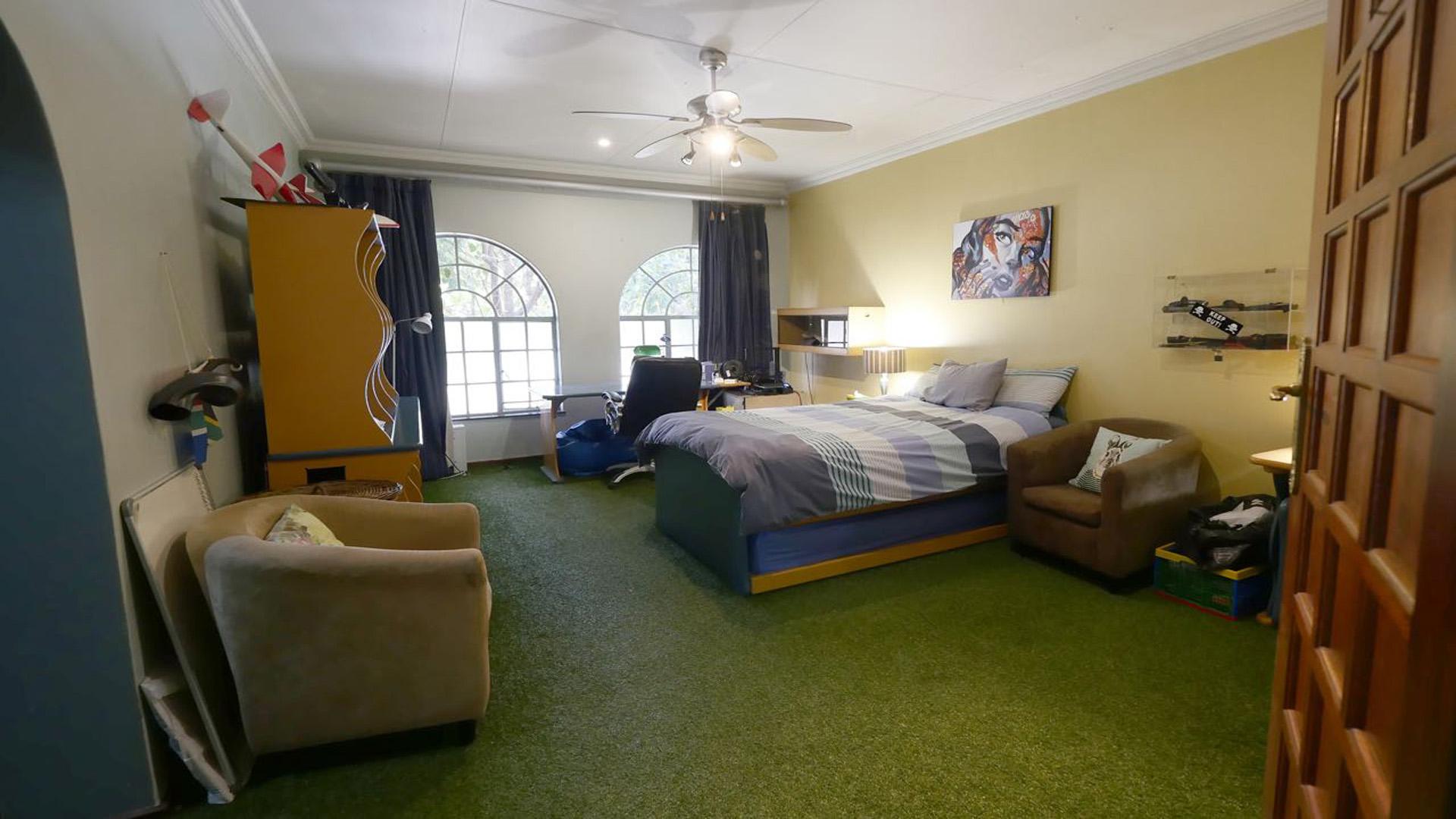 Bed Room 2 - 47 square meters of property in Waterkloof Heights