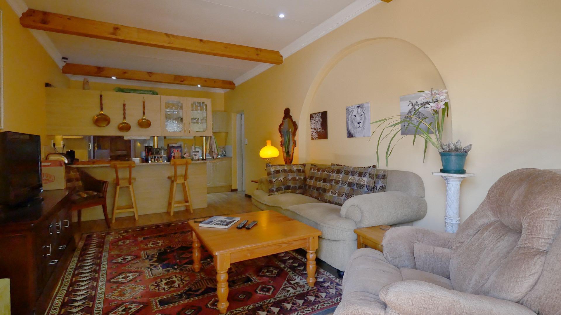 Lounges - 105 square meters of property in Waterkloof Heights