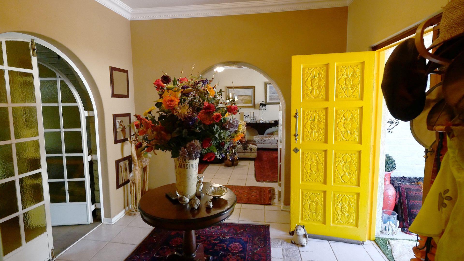 Spaces - 88 square meters of property in Waterkloof Heights