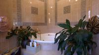 Main Bathroom - 16 square meters of property in Waterkloof Heights