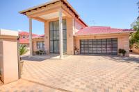 3 Bedroom 4 Bathroom House for Sale for sale in Ruimsig Country Estate