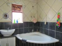 Main Bathroom of property in Bredasdorp