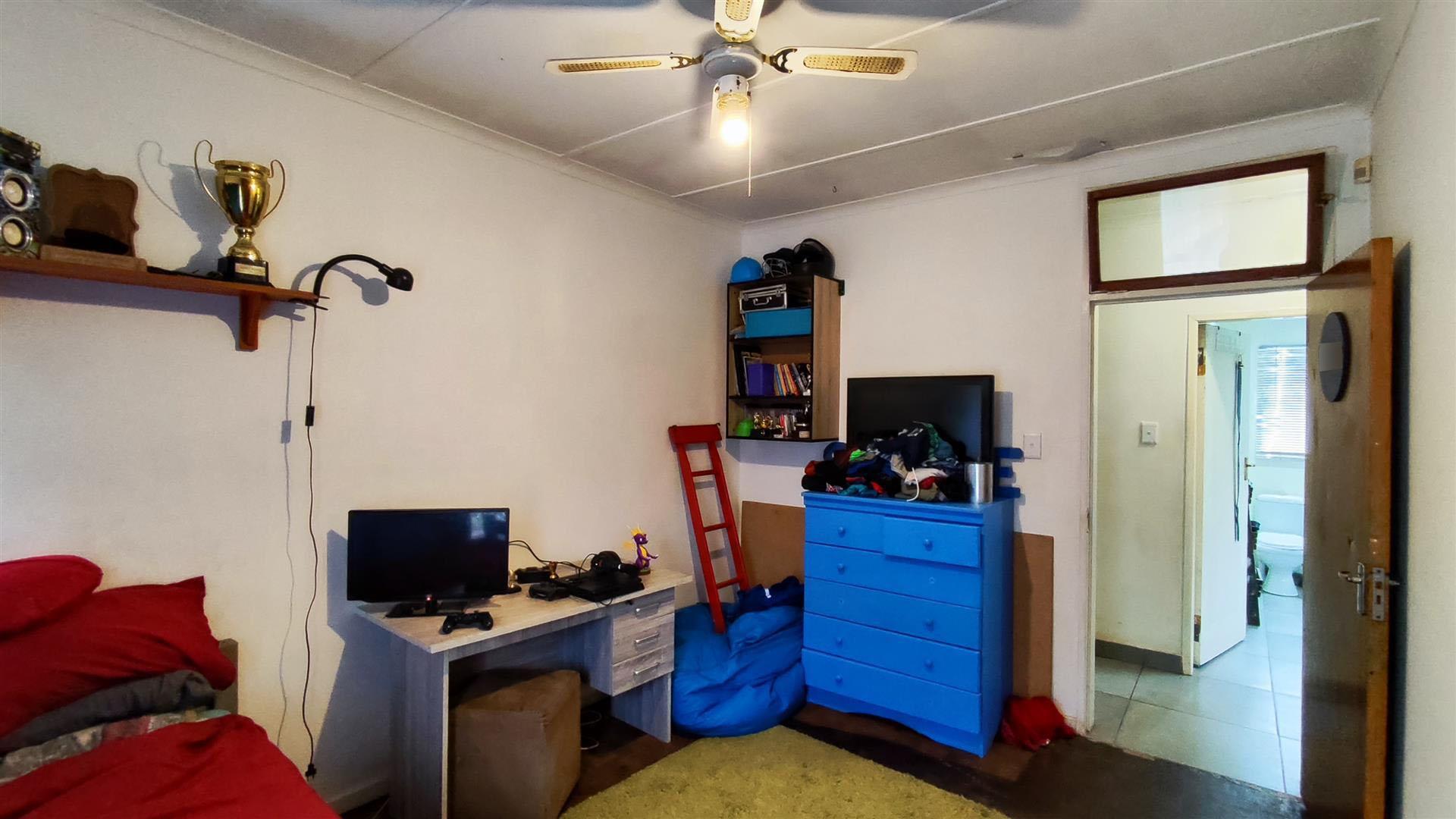 Bed Room 3 - 14 square meters of property in Sasolburg