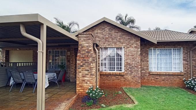 2 Bedroom Sectional Title for Sale For Sale in Doornpoort - Home Sell - MR484017