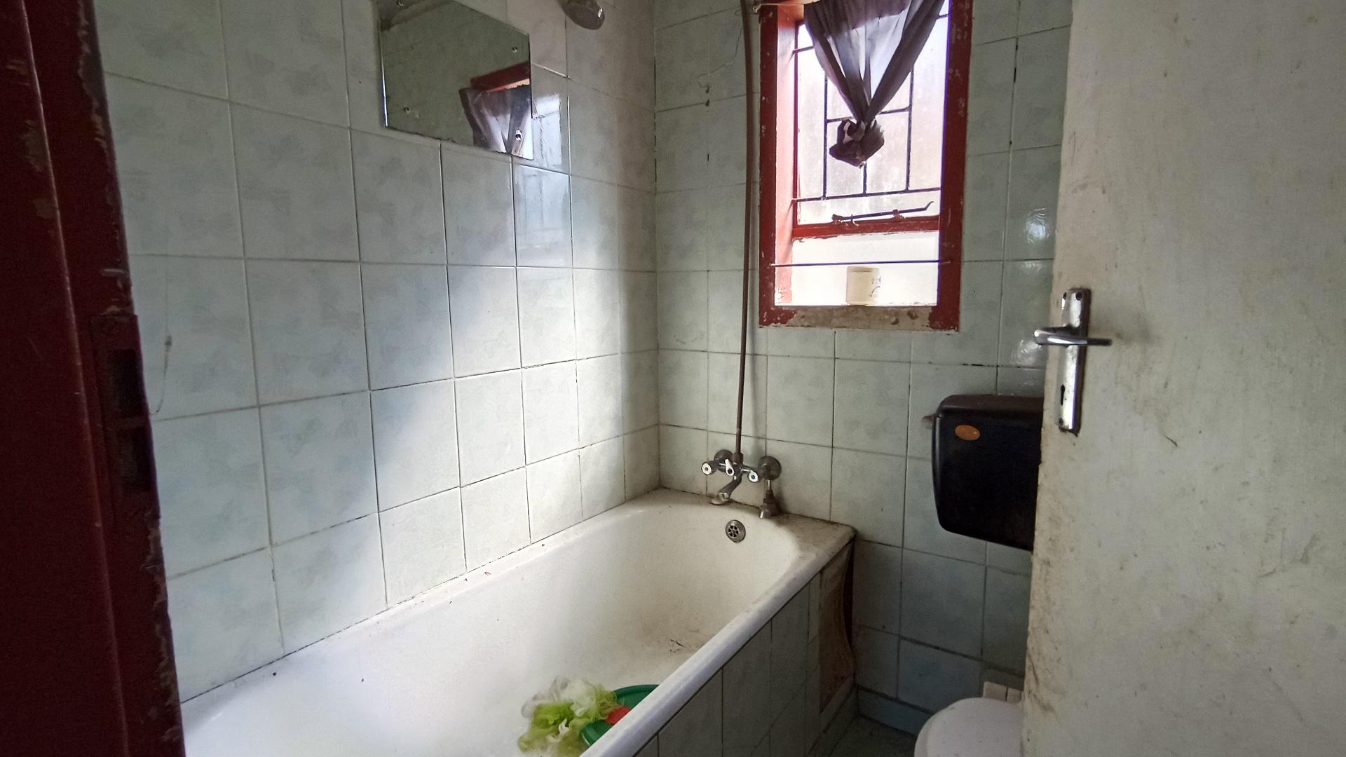 Bathroom 1 - 3 square meters of property in Sunford