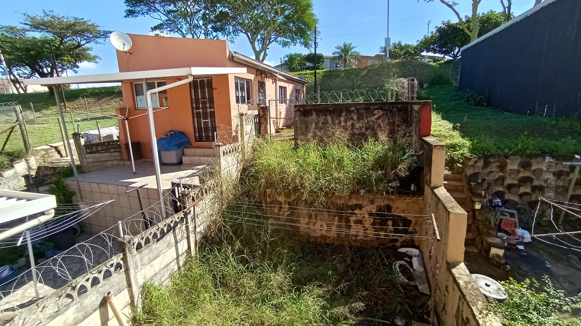 Backyard of property in Sunford