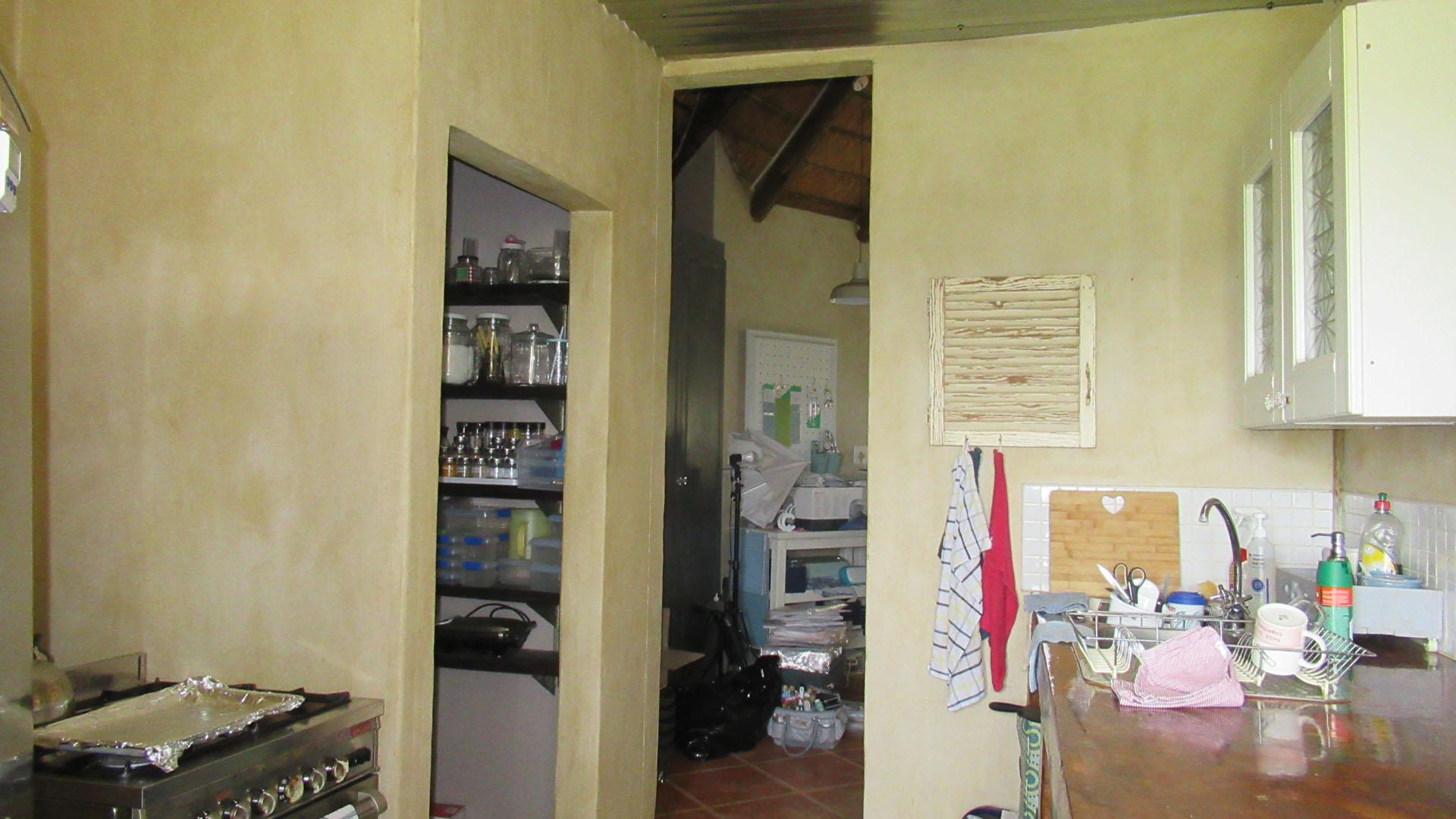 Kitchen - 47 square meters of property in Hartbeespoort