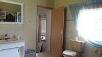 Bathroom 1 - 8 square meters of property in Hartbeespoort