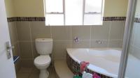 Main Bathroom - 9 square meters of property in Three Rivers