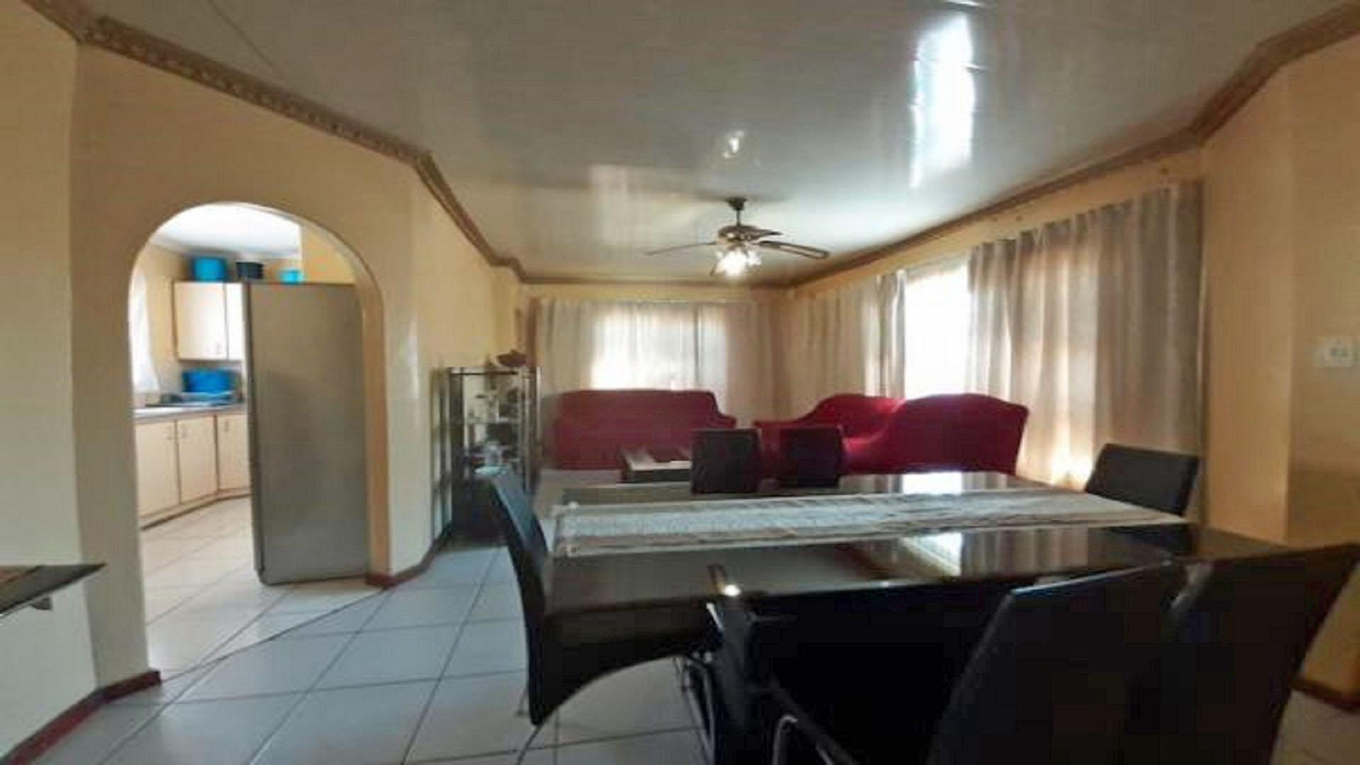 Lounges of property in Gompo