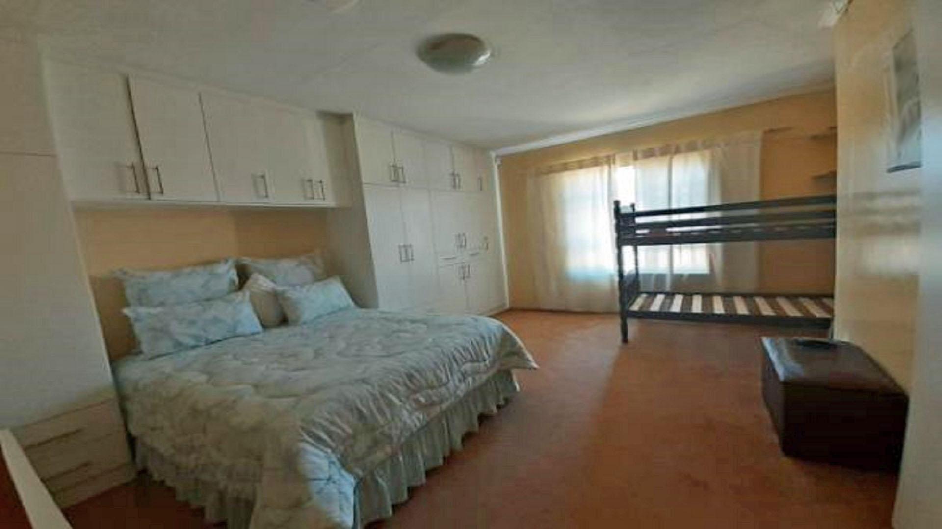 Main Bedroom of property in Gompo
