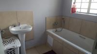 Bathroom 1 of property in Waterkloof (Rustenburg)