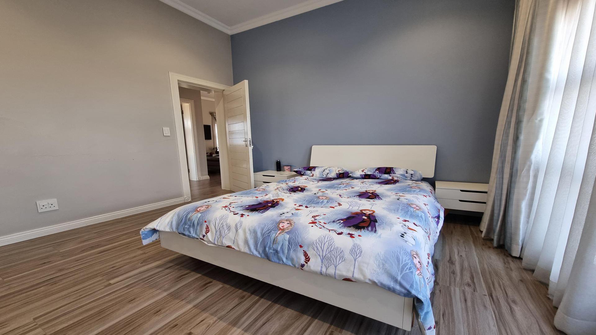 Bed Room 2 of property in Copperleaf Golf and Country Estate