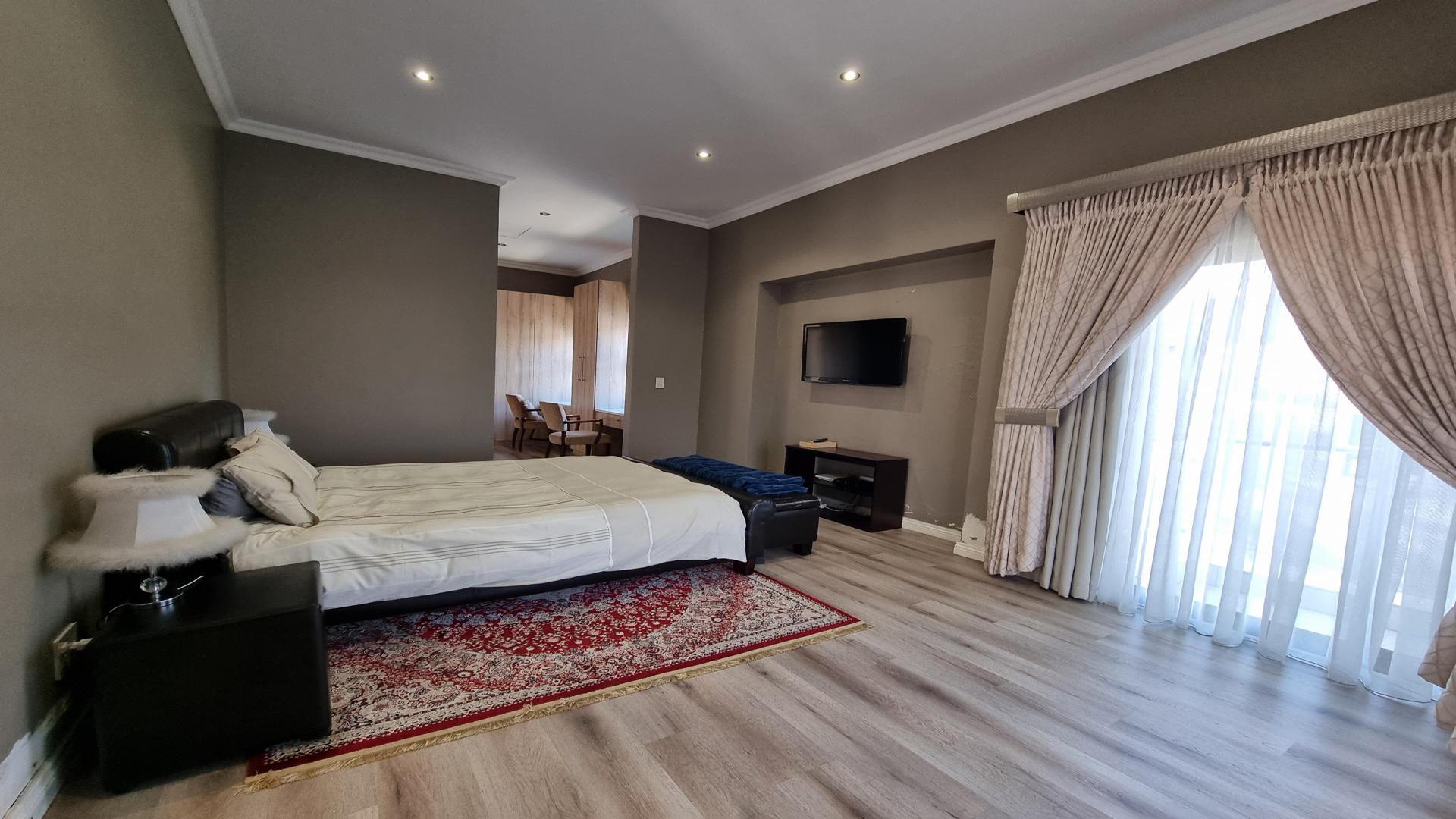 Bed Room 3 of property in Copperleaf Golf and Country Estate