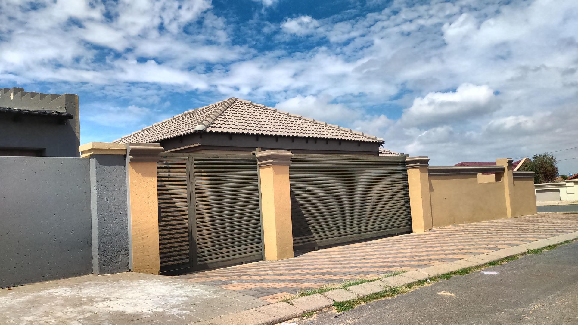 Front View of property in Kagiso