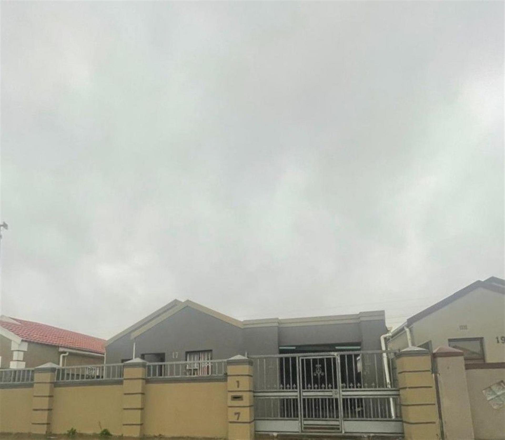 Front View of property in Montclair (Cpt)