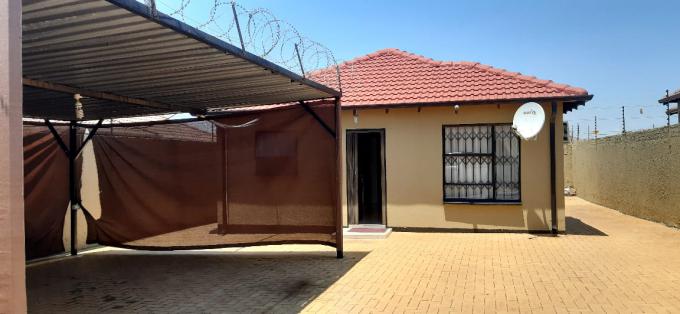 3 Bedroom House for Sale and to Rent For Sale in Riverlea - JHB - MR484748