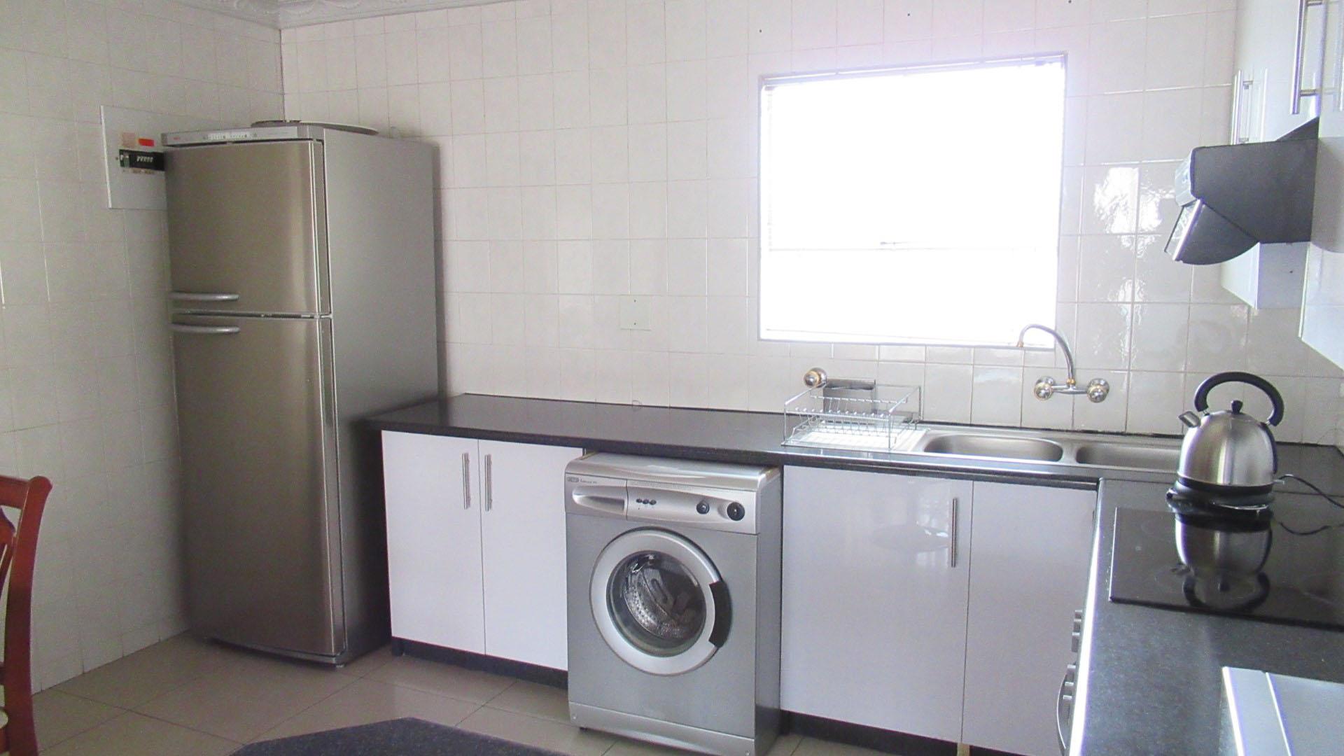 Kitchen - 11 square meters of property in Glenanda