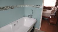 Main Bathroom - 7 square meters of property in Glenanda