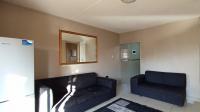Lounges - 19 square meters of property in Buccleuch