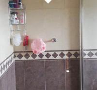 Bathroom 1 of property in Moorton