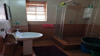 Bathroom 2 of property in Parktown