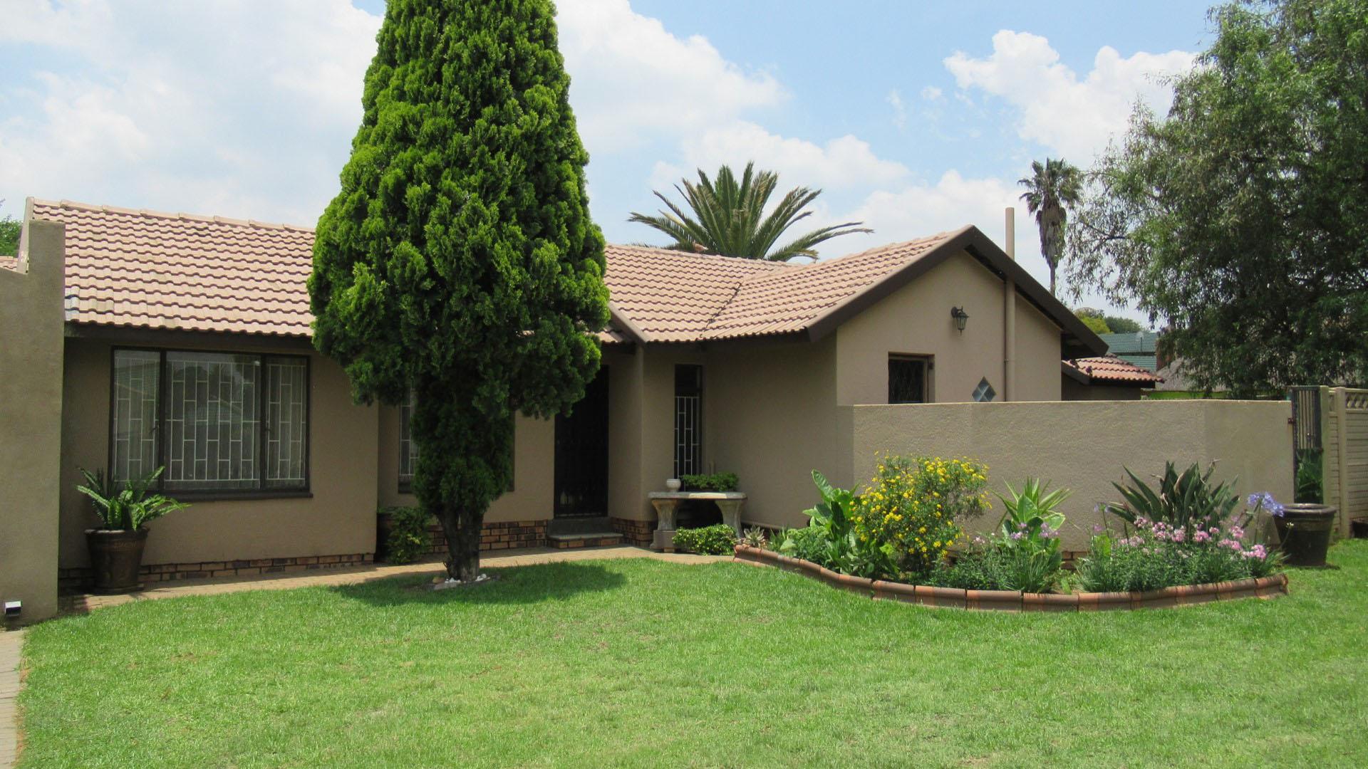 Front View of property in Brakpan