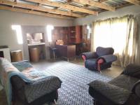 Lounges - 17 square meters of property in Brakpan