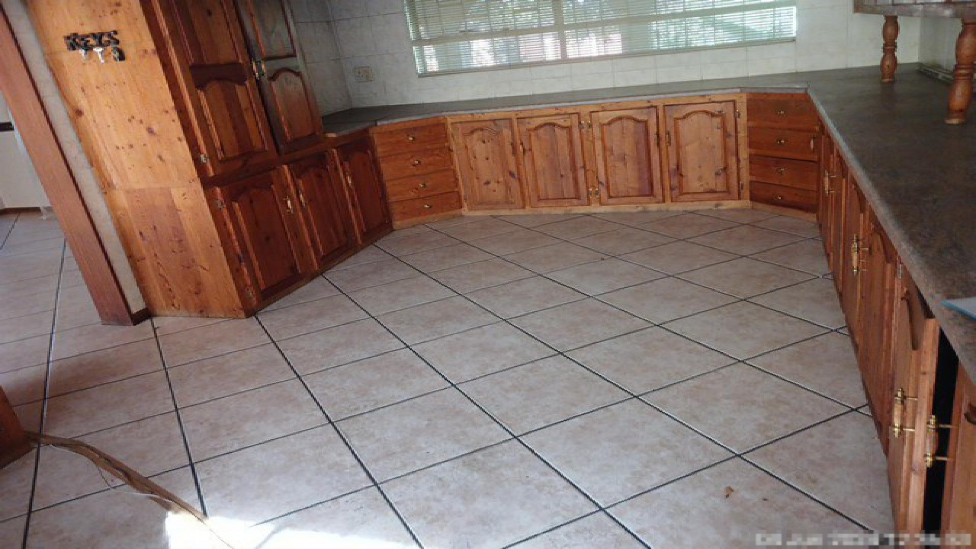 Kitchen of property in Ventersdorp