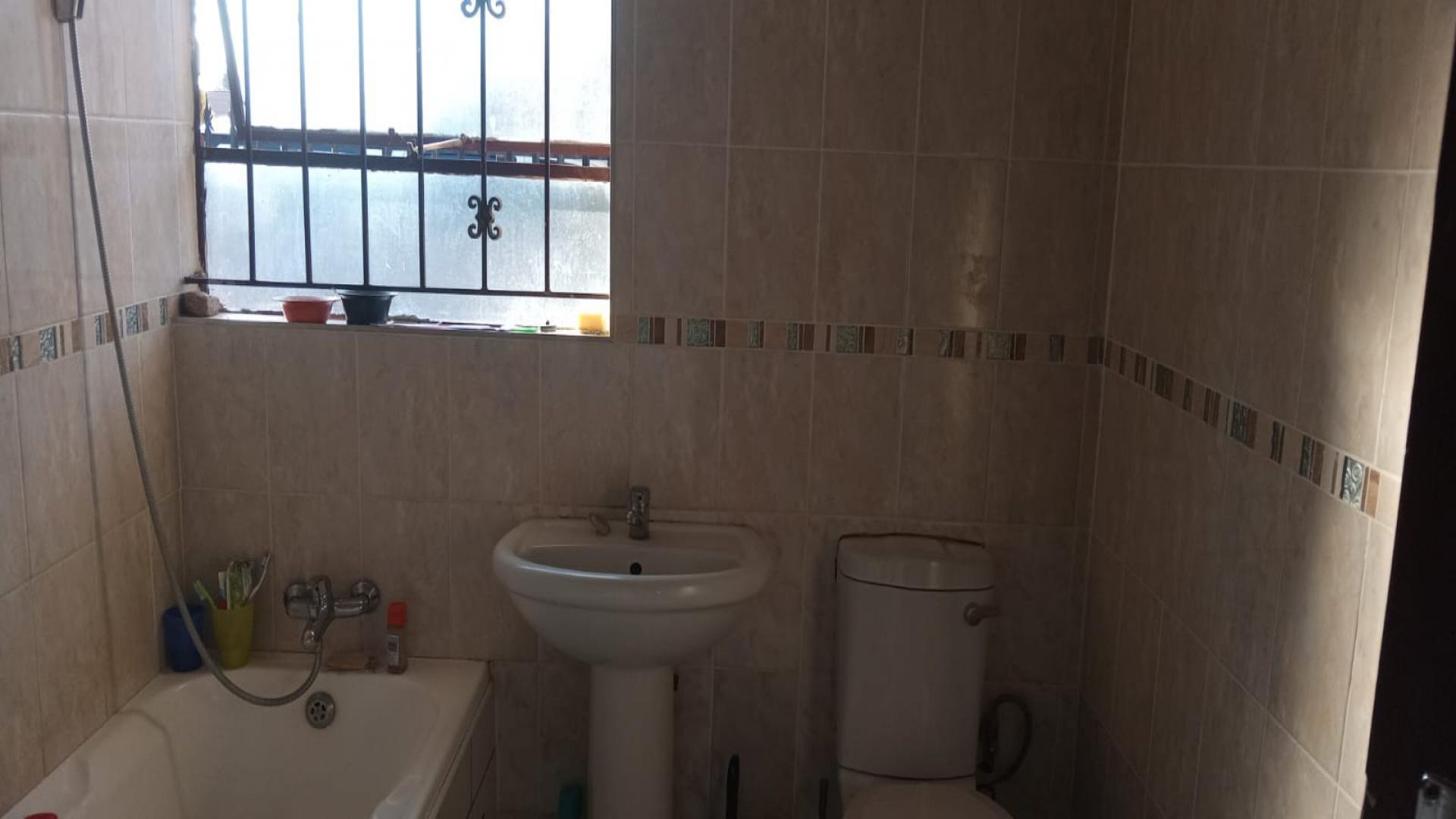Bathroom 1 of property in Mmabatho