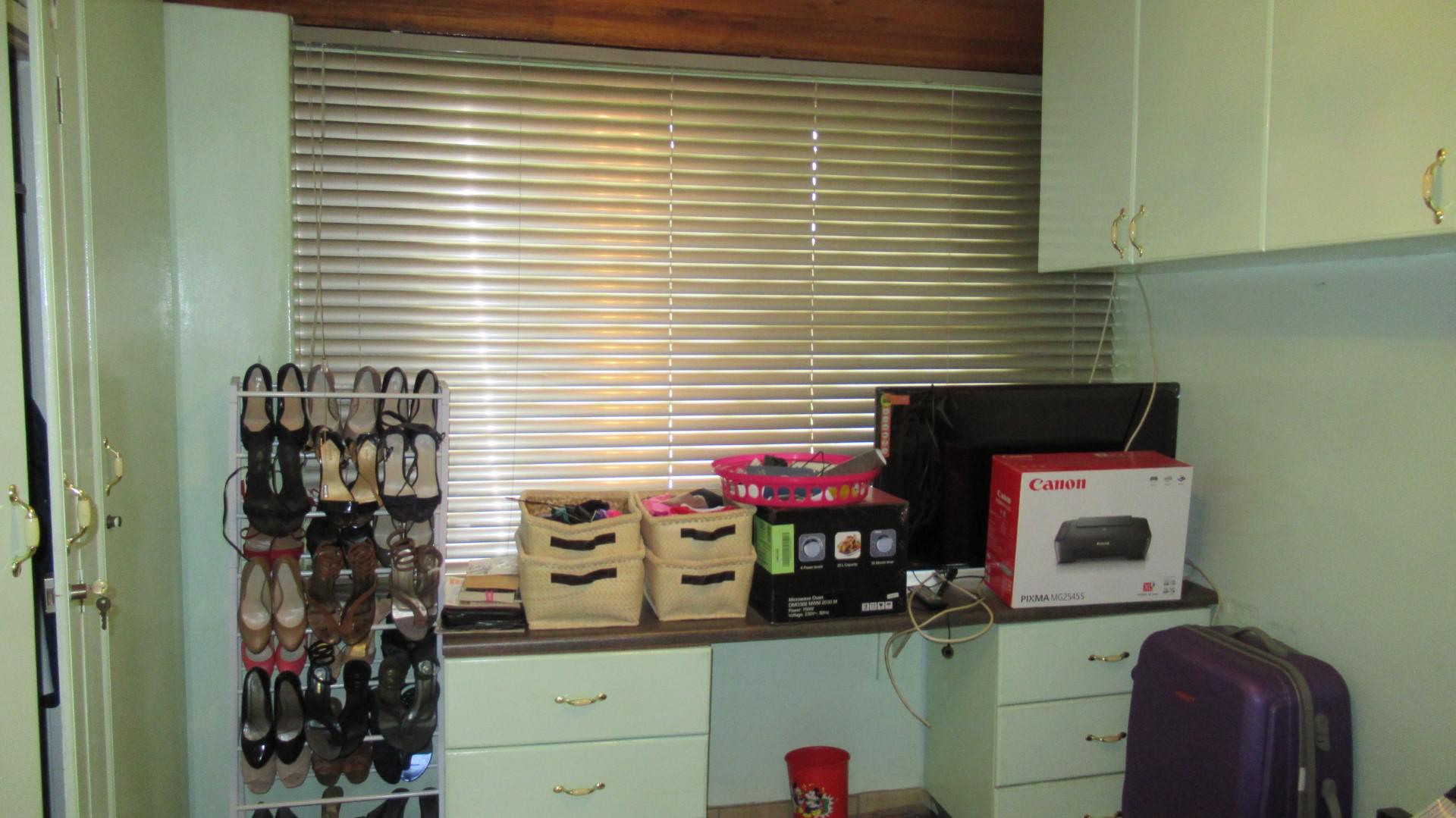 Bed Room 3 - 17 square meters of property in Parkhill Gardens