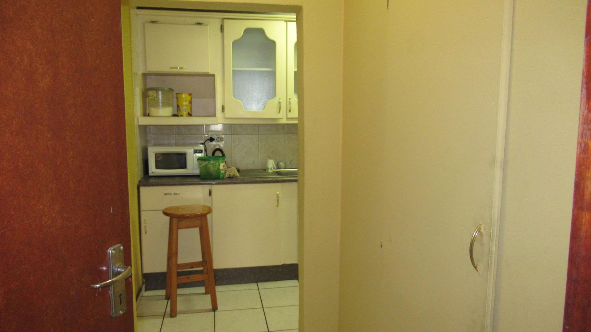 Spaces - 91 square meters of property in Parkhill Gardens