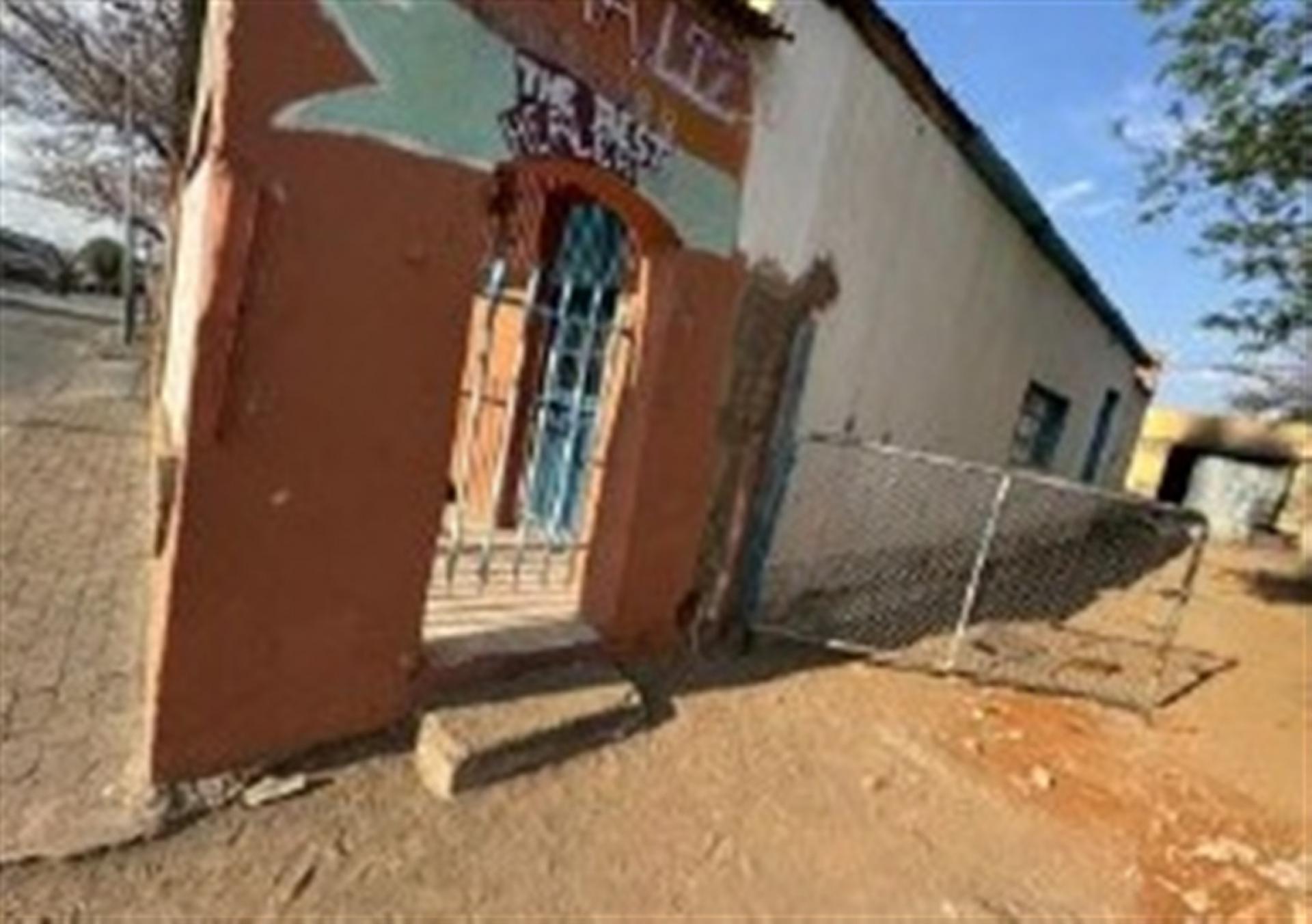 Front View of property in Middelburg (EC)