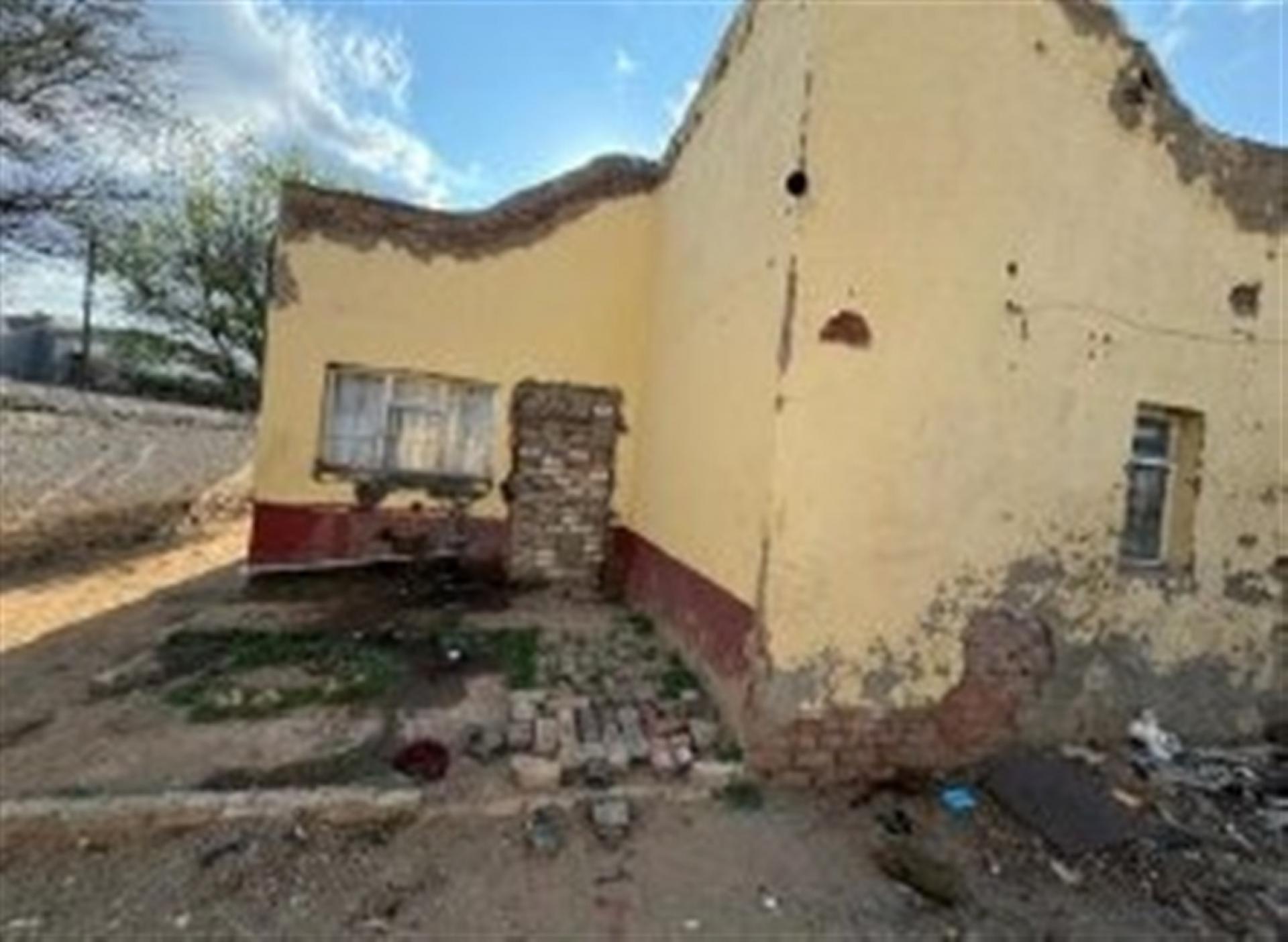 Front View of property in Middelburg (EC)